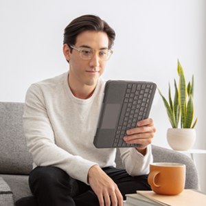 Logitech Folio Touch - Tastatur und Foliohülle - mit Trackpad - hinterleuchtet - Apple Smart connector - QWERTZ - Deutsch - Oxford Gray - für Apple 10.9-inch iPad Air (4. Generation, 5. Generation)