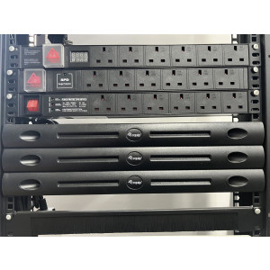 Equip Blindpanel 19" 1U werkzeugfrei schwarz - Rack-Modul