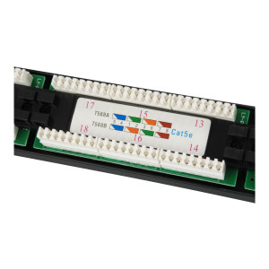 Equip Pro - Patch Panel - CAT 5e - RJ-45 X 24 - Schwarz -...